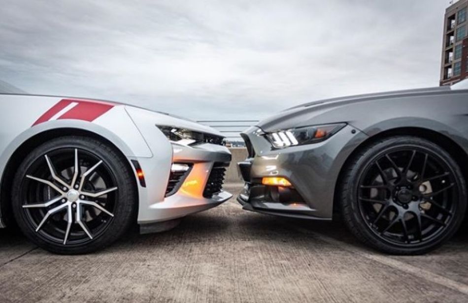 Mustang vs Camaro, la eterna rivalidad por el mejor auto deportivo | Arena  Pública