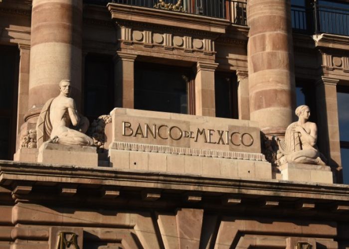 Detalle de la fachada del edificio principal del Banco de México. (Foto: Arena Pública)
